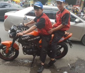 dich vụ cứu hộ quận bình thạnh ,quận gò vấp / cứu hộ xe máy ban đên / sửa xe lưu động ban đêm  