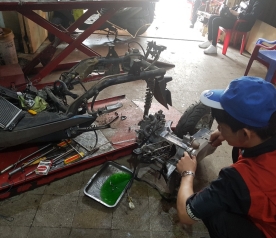 Làm Bạc Piston xe tay ga  .
