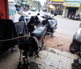 Làm chén cổ xe máy