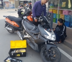 SỬA XE LƯU ĐỘNG THÀNH PHÔ HÔ CHÍ MINH ĐỘI CỨU HỘ XE MÁY THÀNH PHỐ HỒ CHÍ MINH / SỬA XE GẦN NHÀ
